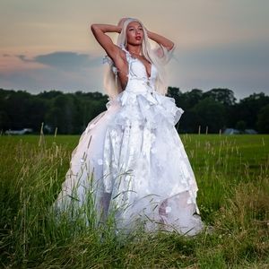 SAMPLE GOWN ONLY - "DUCHESS MARILYN" White/silver Organza Wedding Ballgo…